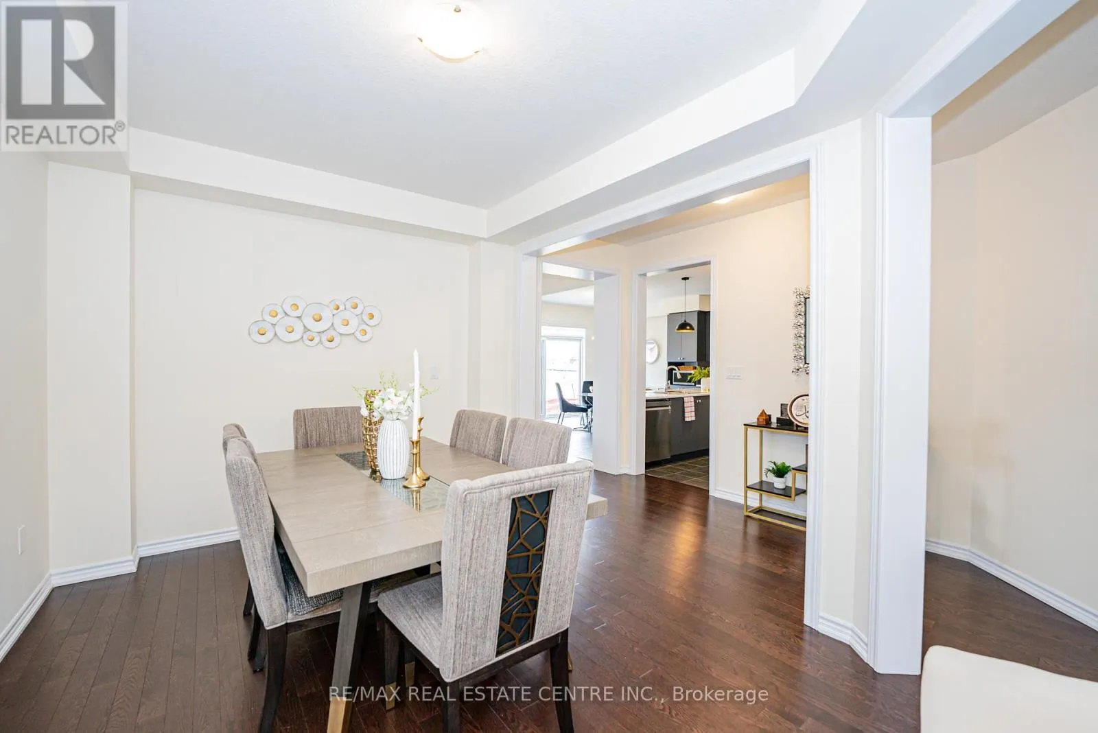 22 OAKTREE DRIVE