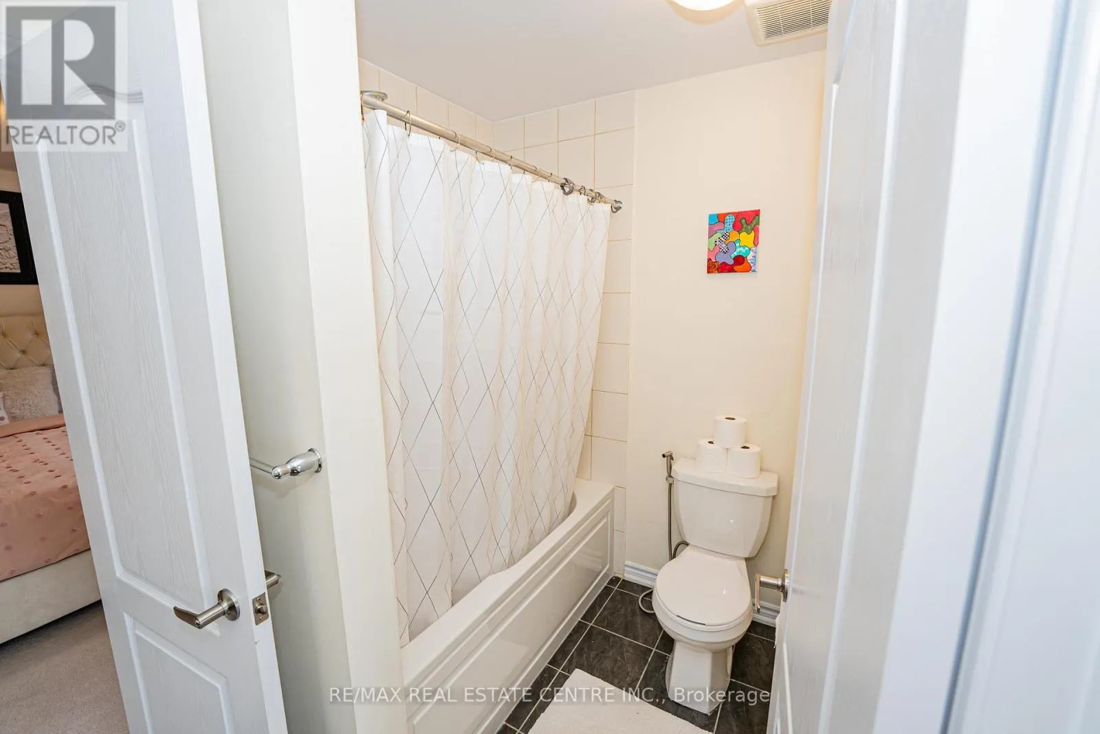 22 OAKTREE DRIVE