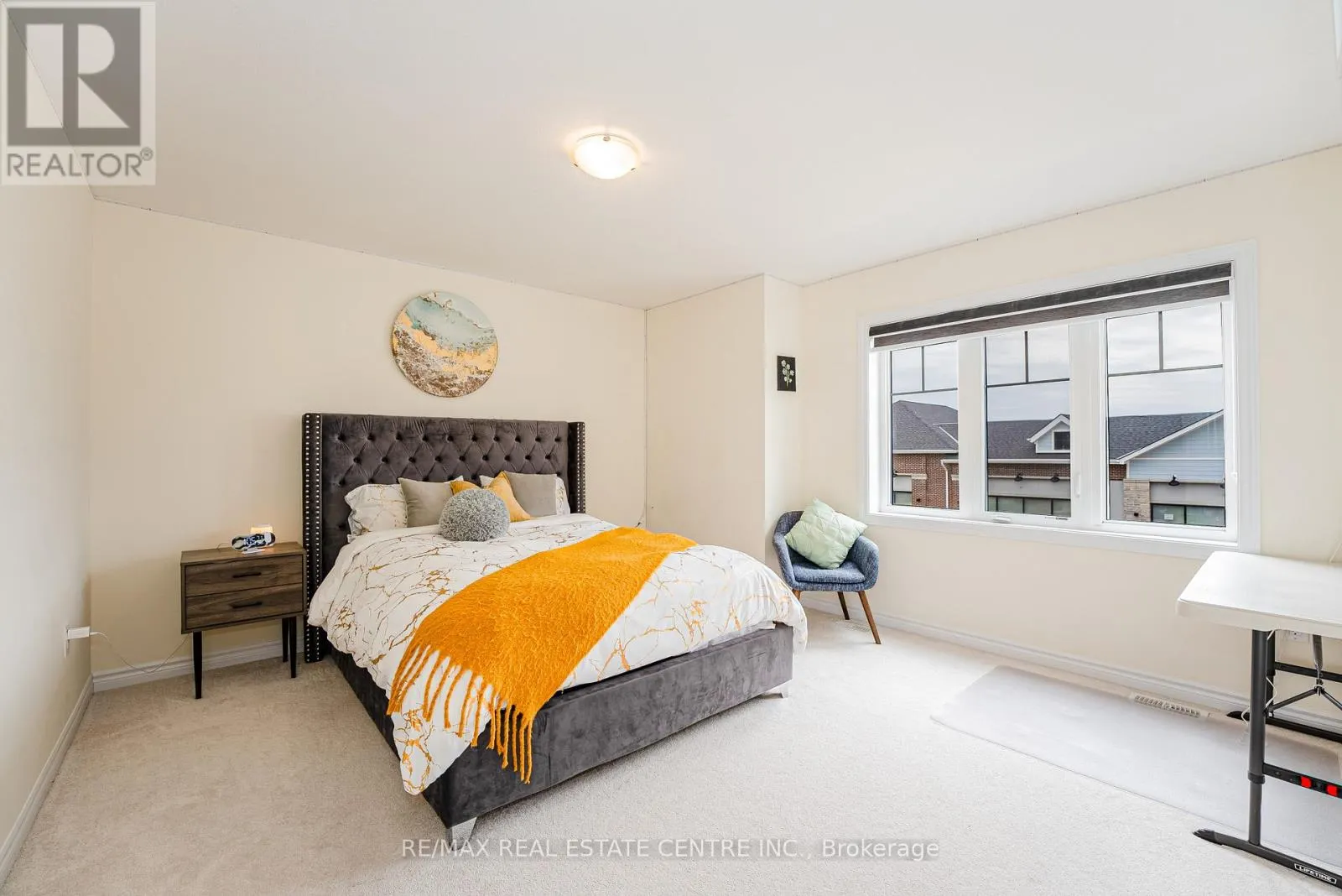 22 OAKTREE DRIVE
