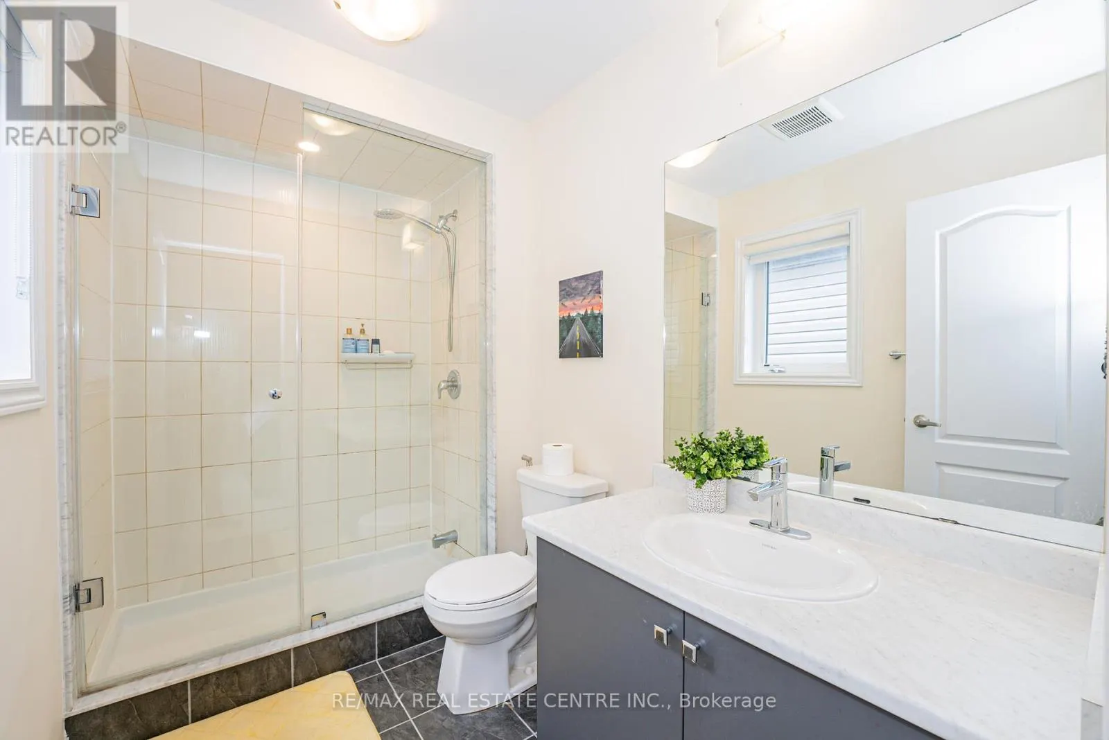 22 OAKTREE DRIVE