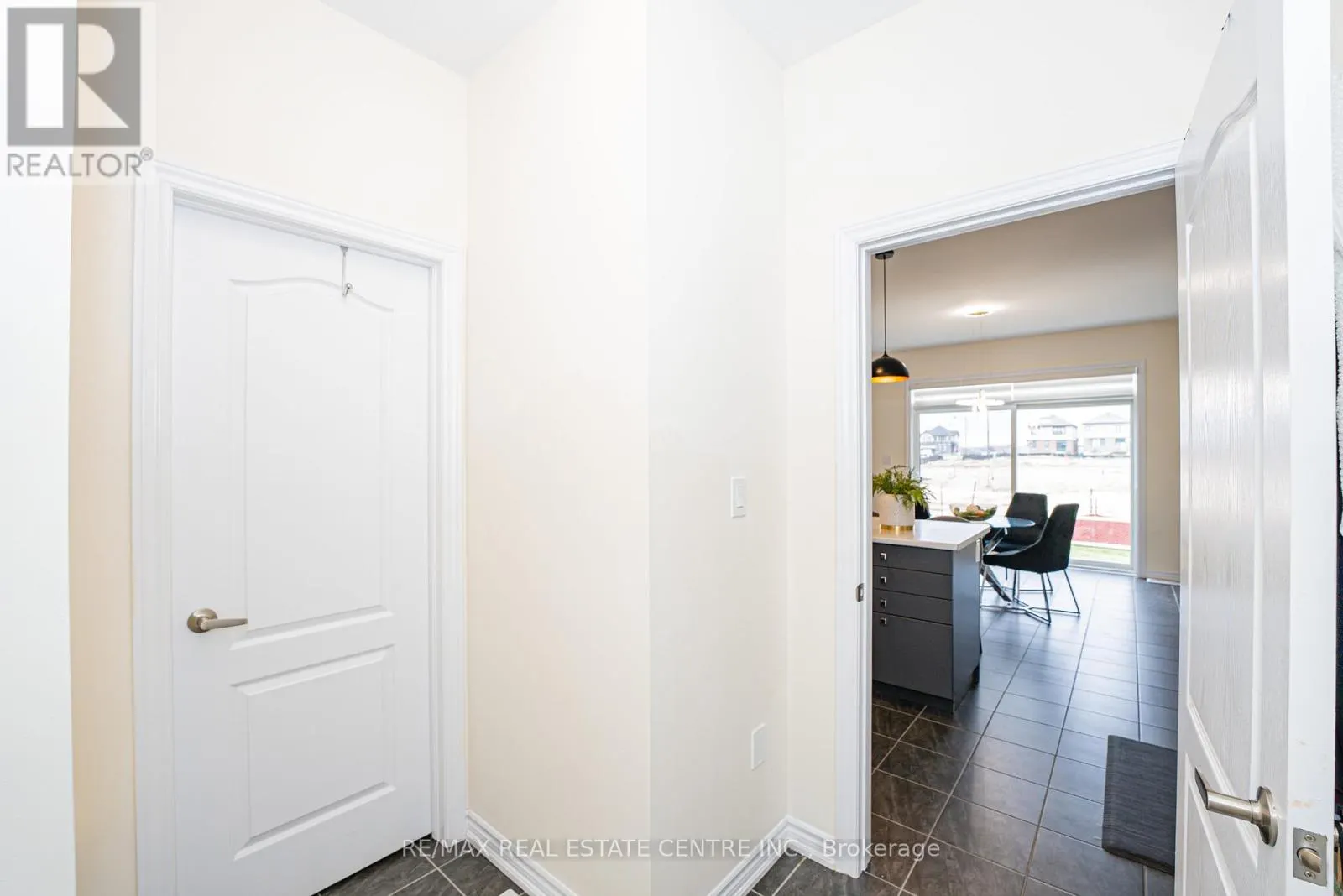 22 OAKTREE DRIVE