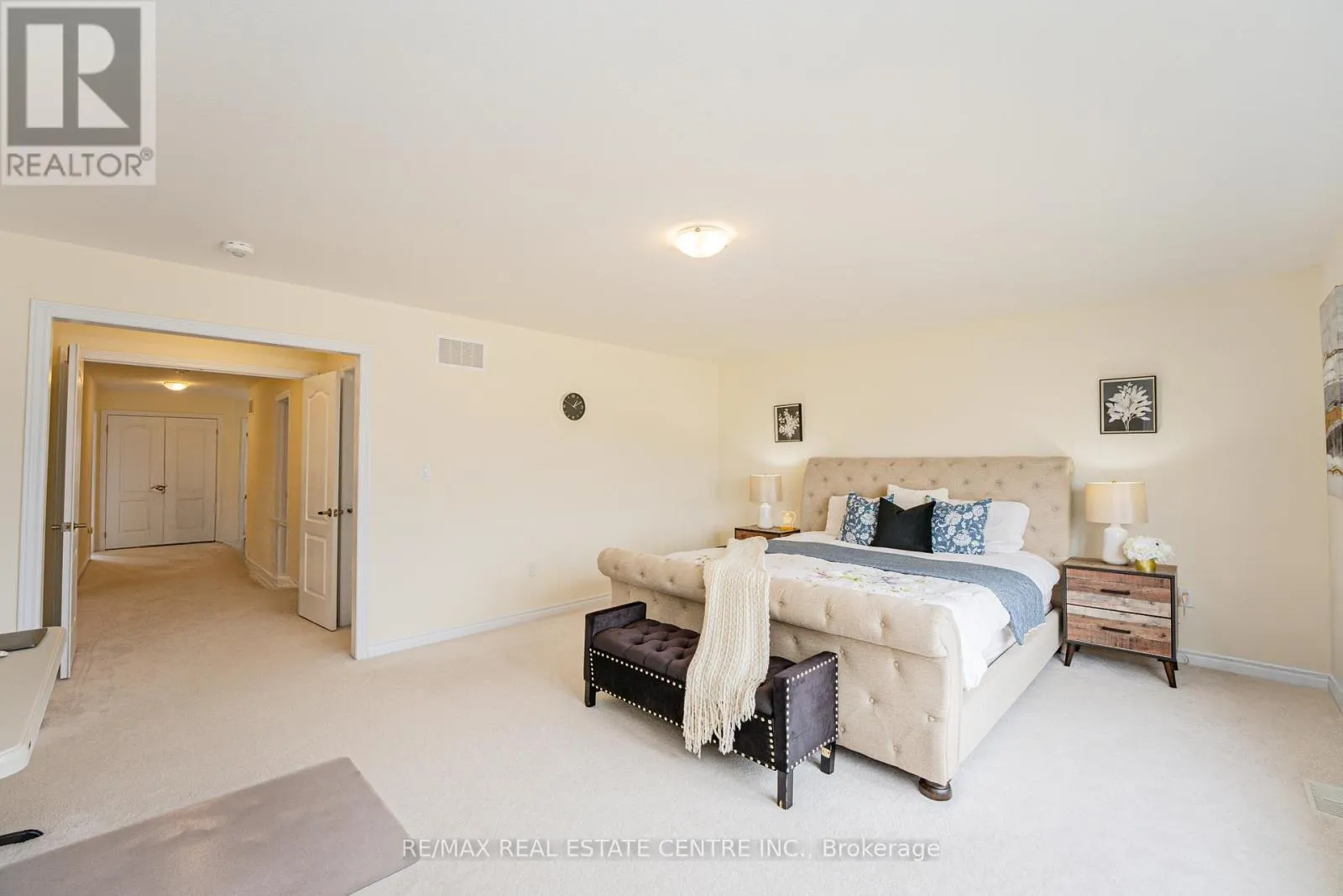 22 OAKTREE DRIVE