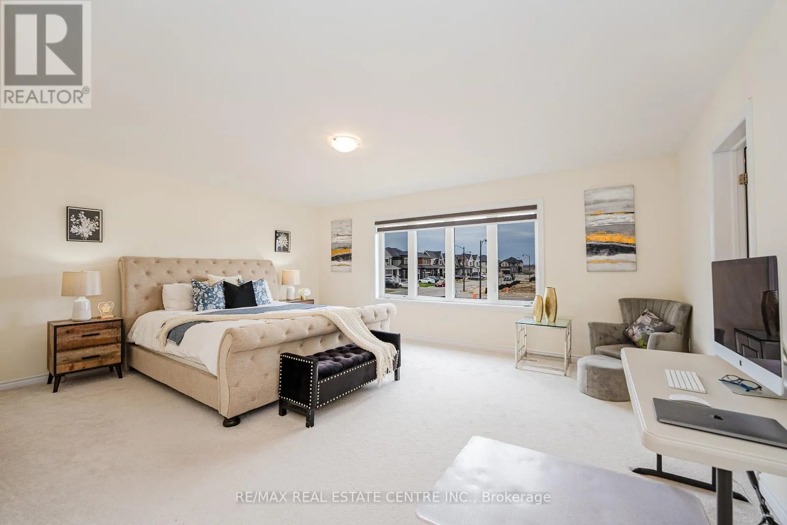 22 OAKTREE DRIVE