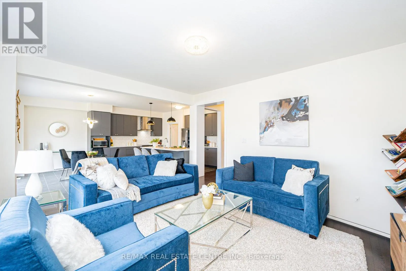 22 OAKTREE DRIVE