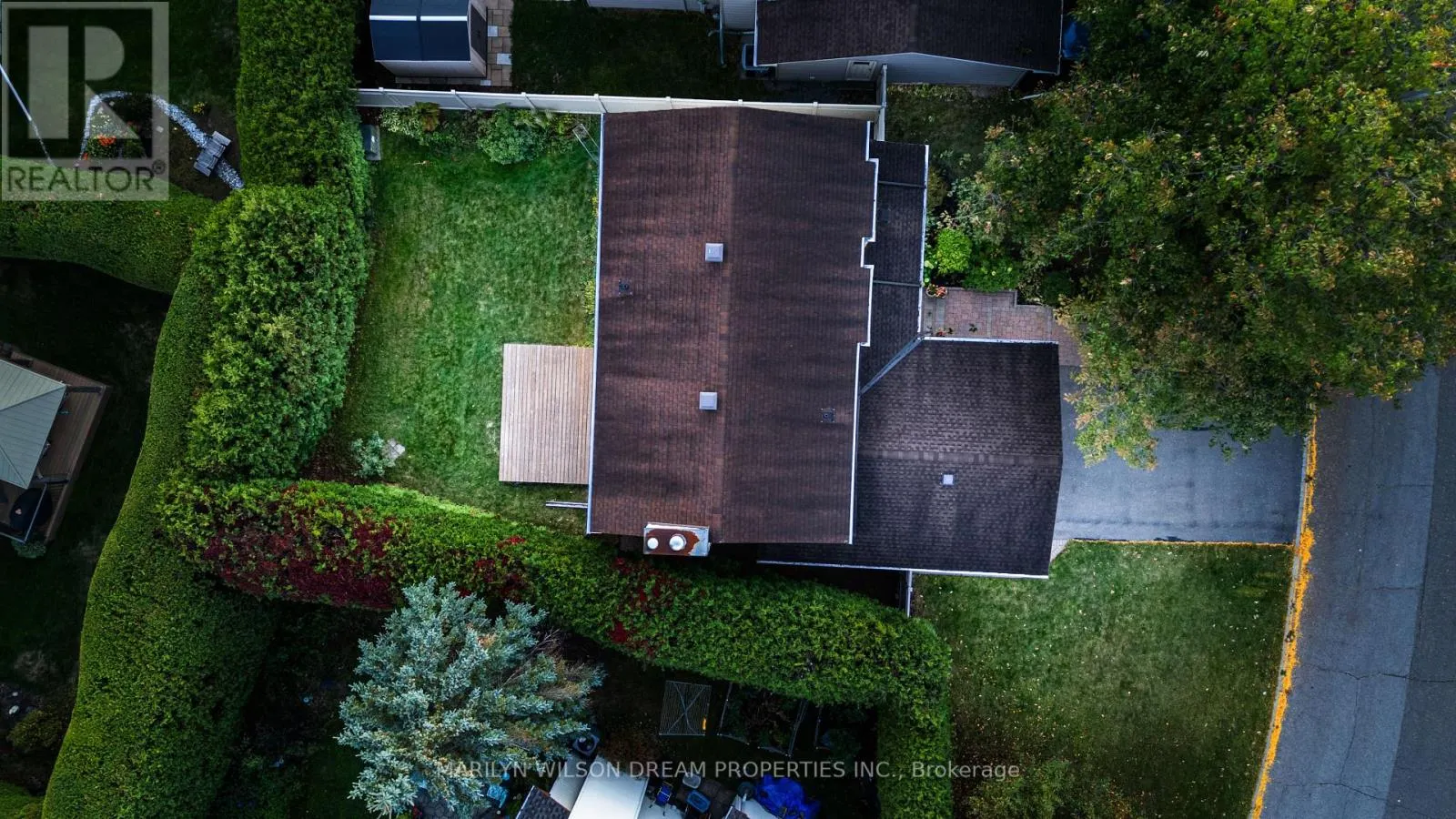 1150 BORDEAU GROVE