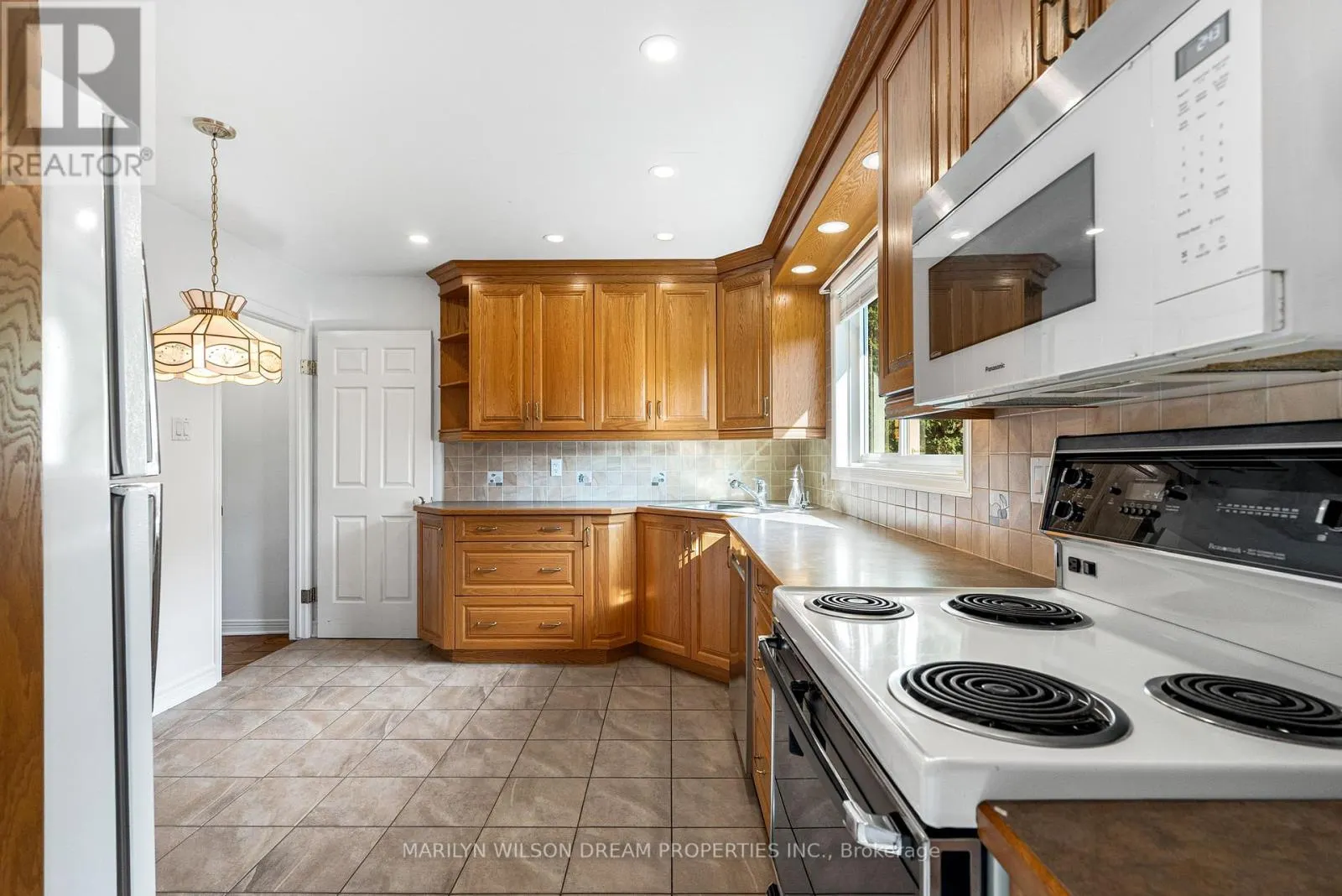 1150 BORDEAU GROVE