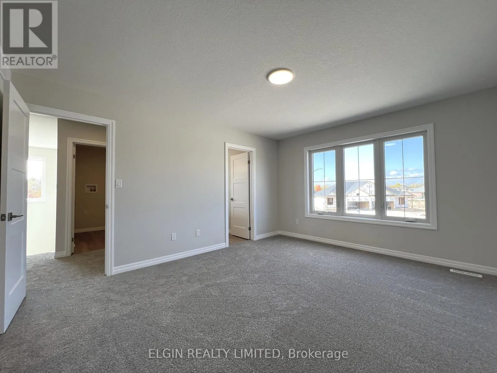 8 HORIZON COURT
