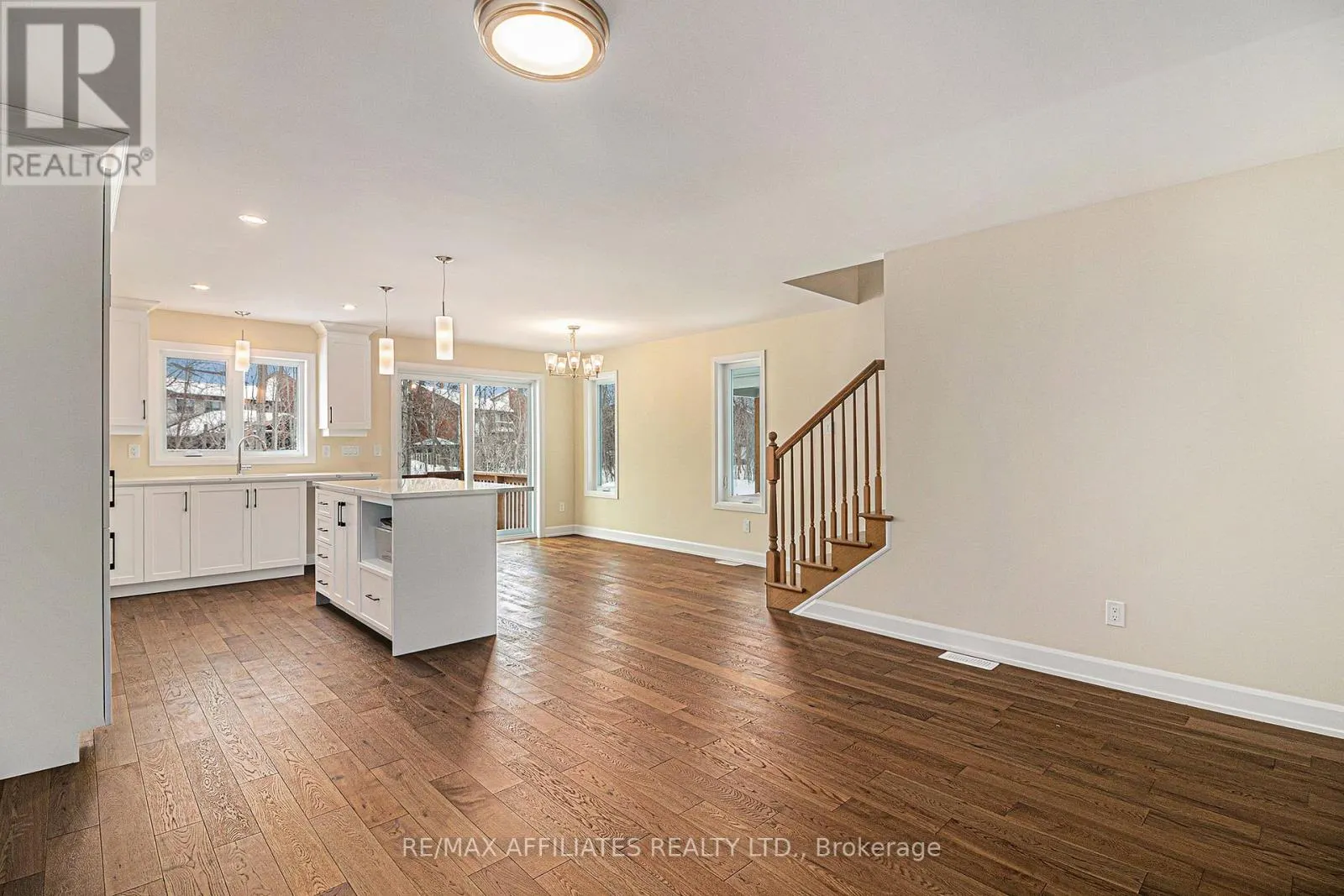 351 VOYAGEUR PLACE