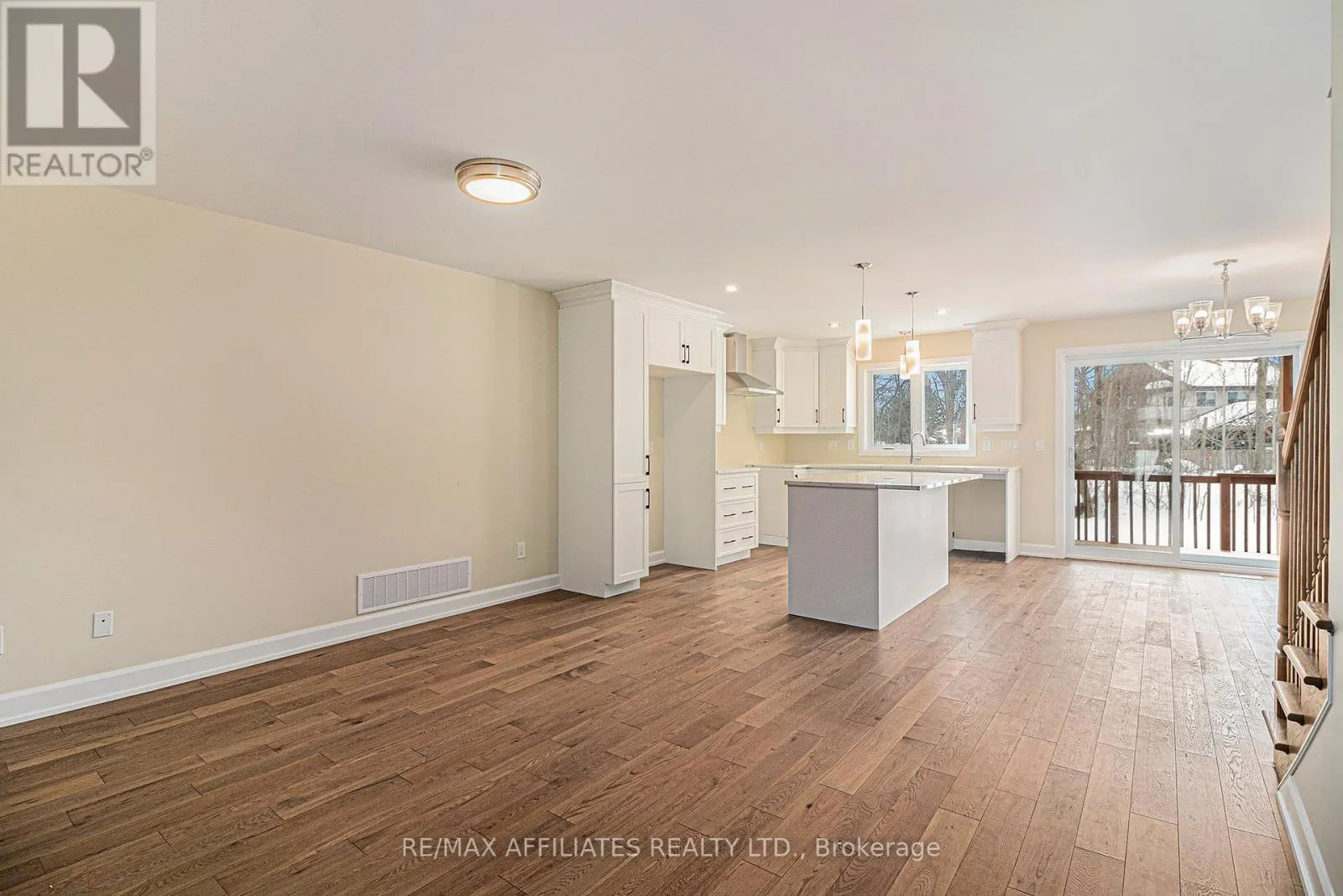351 VOYAGEUR PLACE