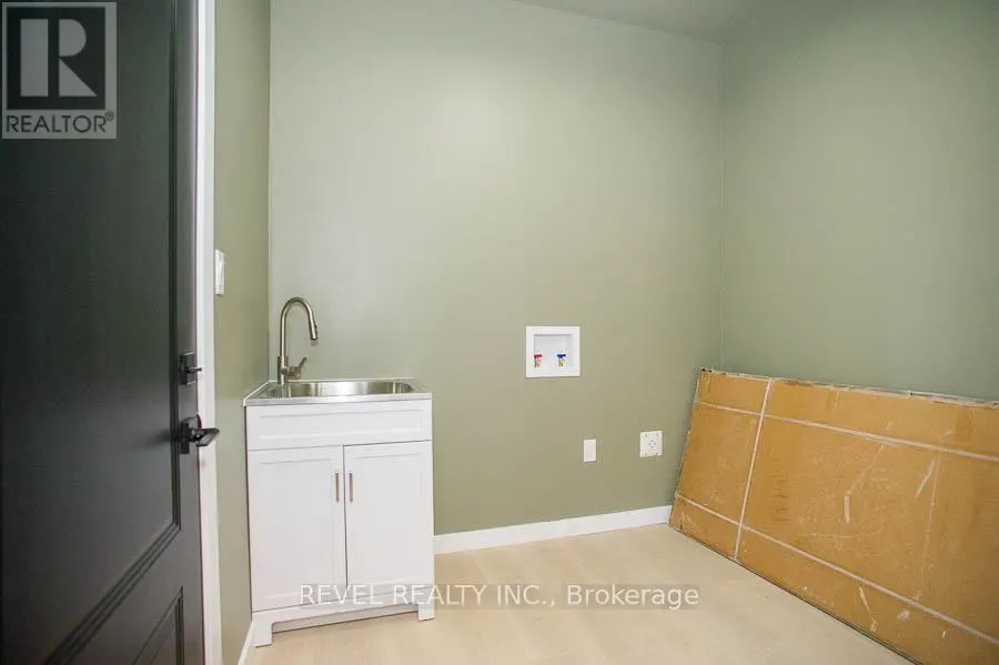 7 SCOTT DRIVE