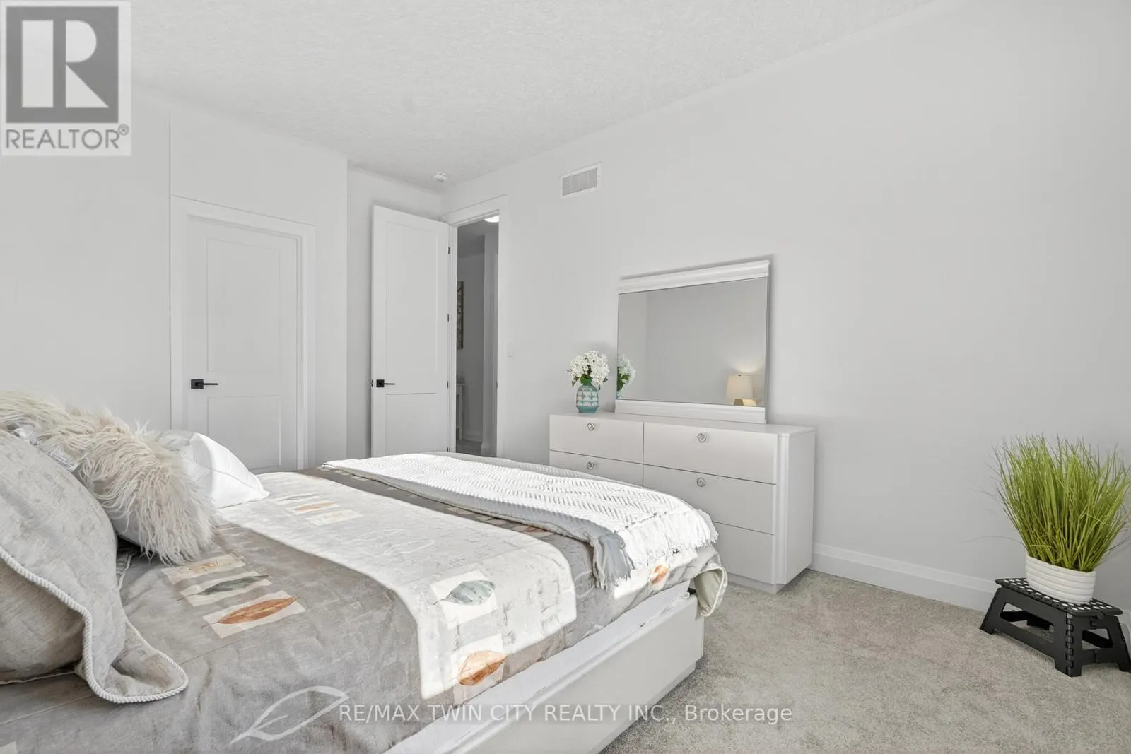 296 RASPBERRY PLACE