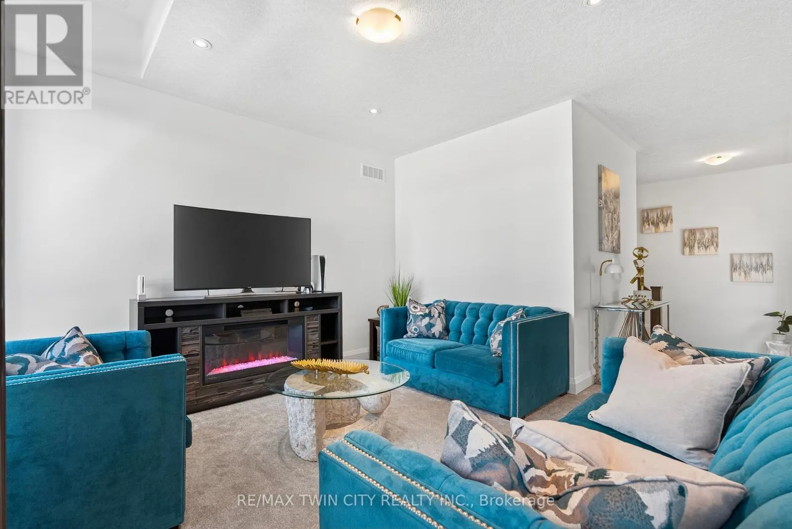 296 RASPBERRY PLACE