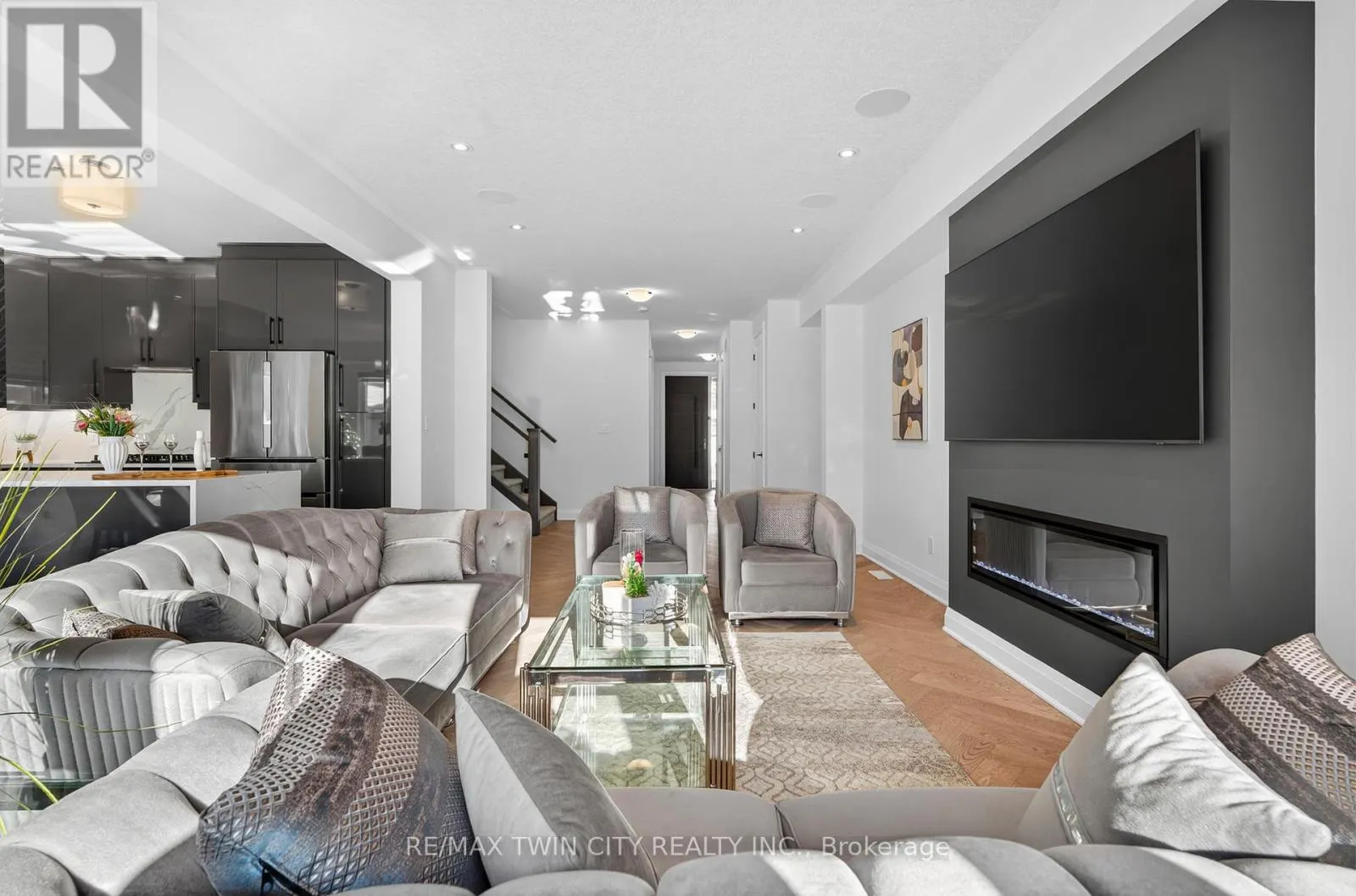 296 RASPBERRY PLACE