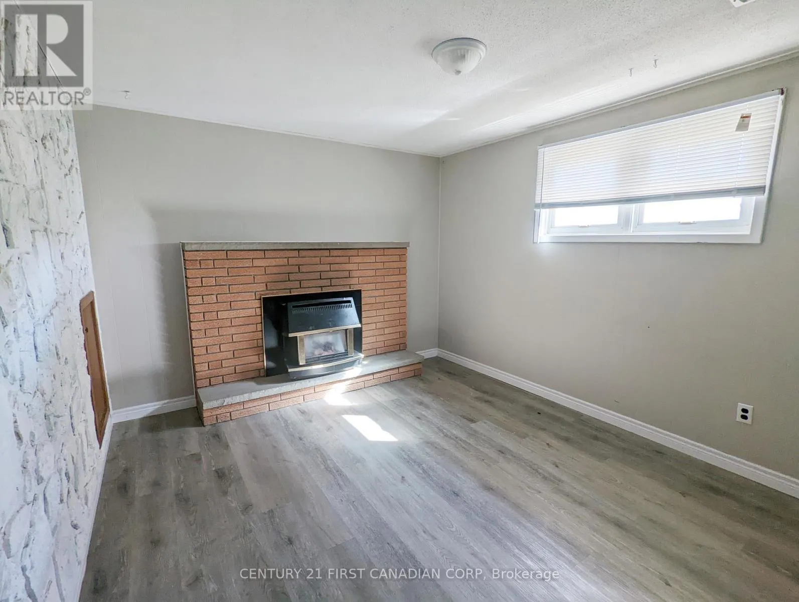 6 SPARTAN DRIVE
