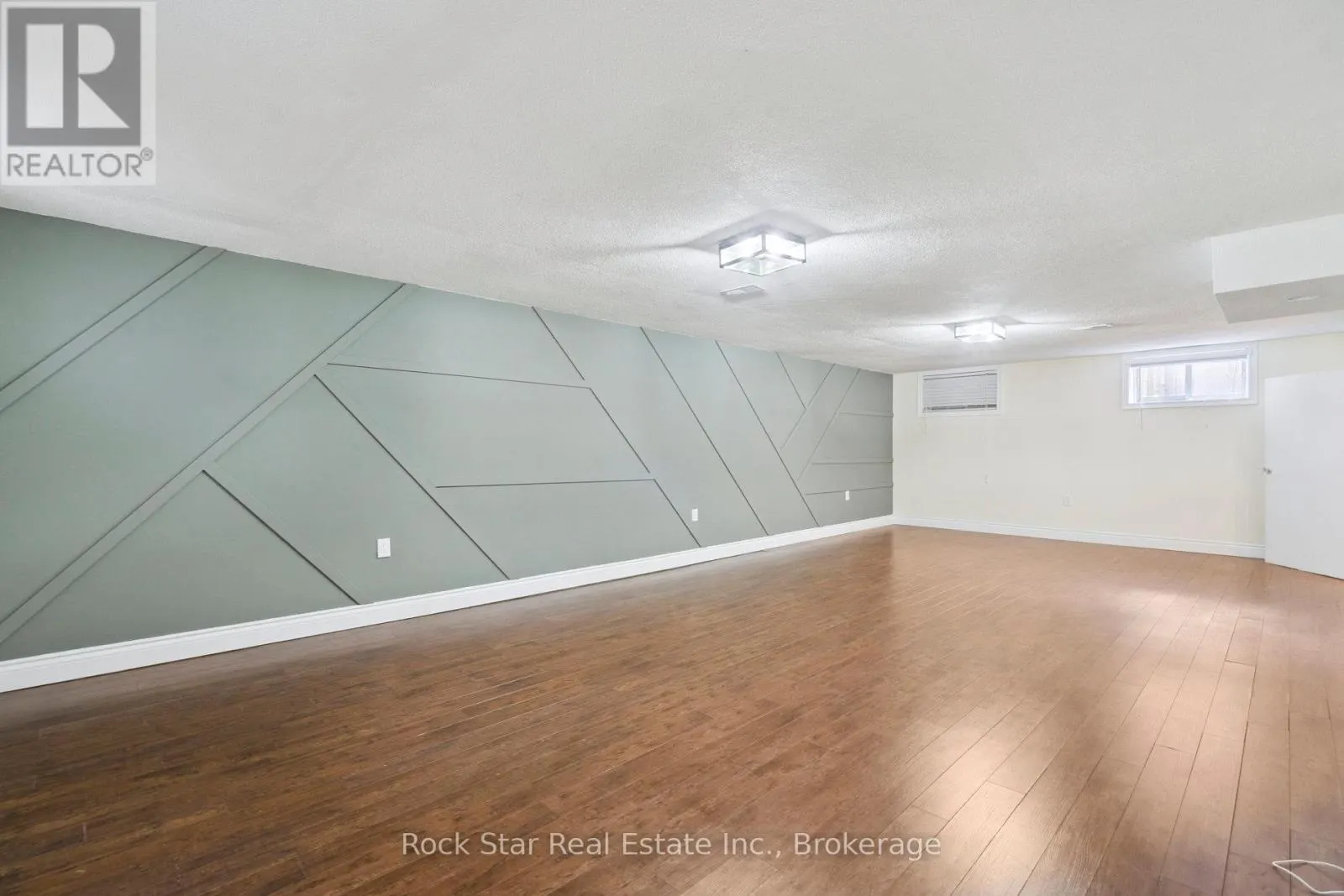 211 ROSEDALE AVENUE