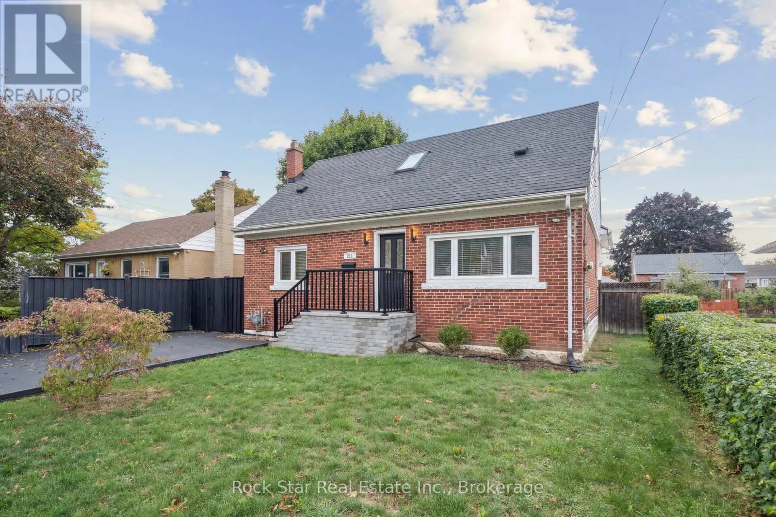 211 ROSEDALE AVENUE