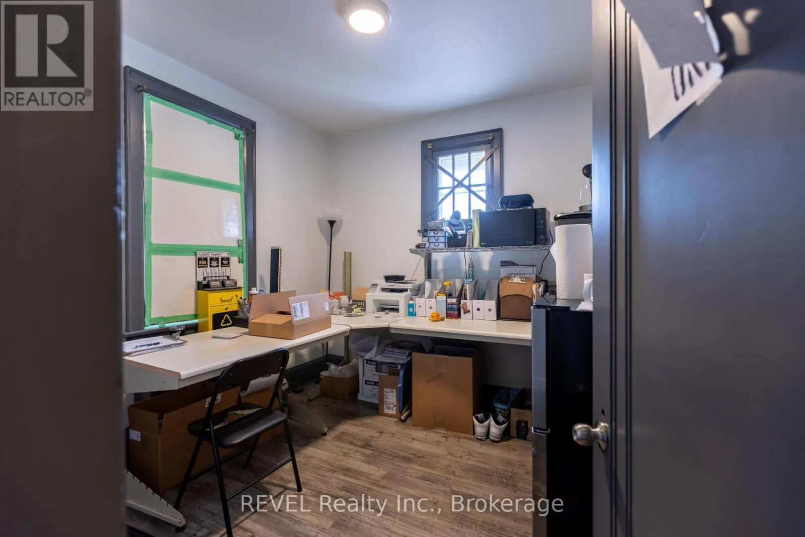 8568 LUNDYS LANE