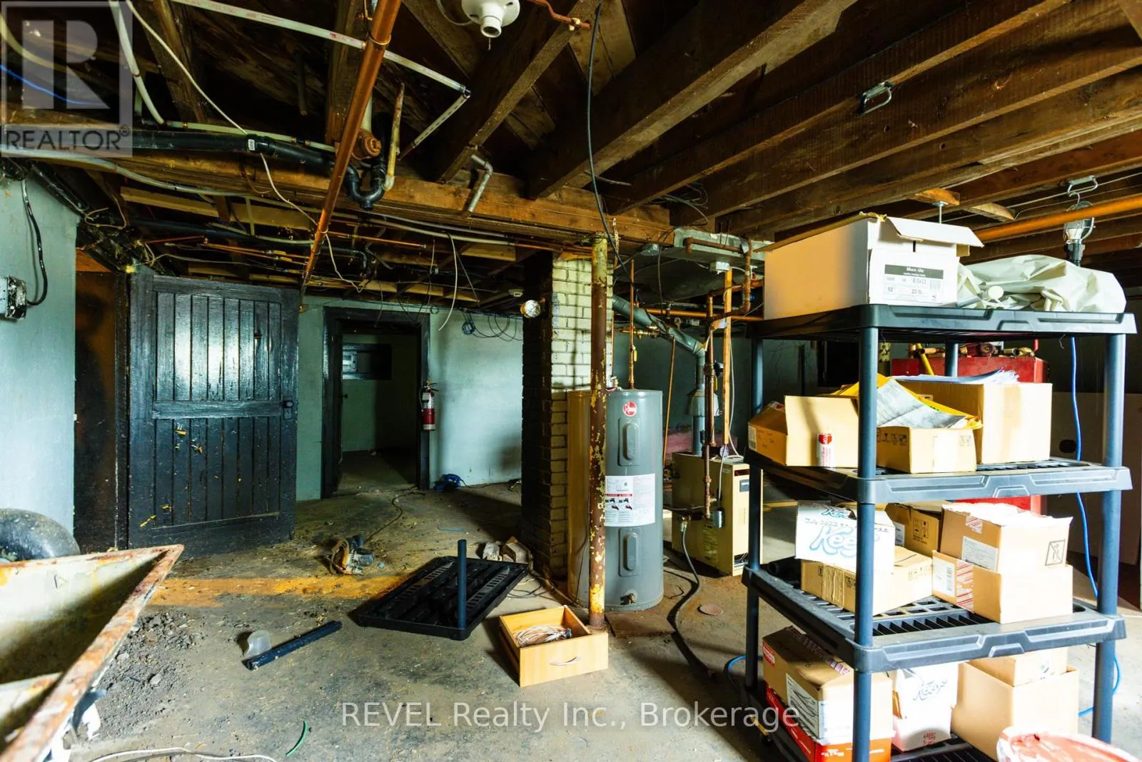 8568 LUNDYS LANE