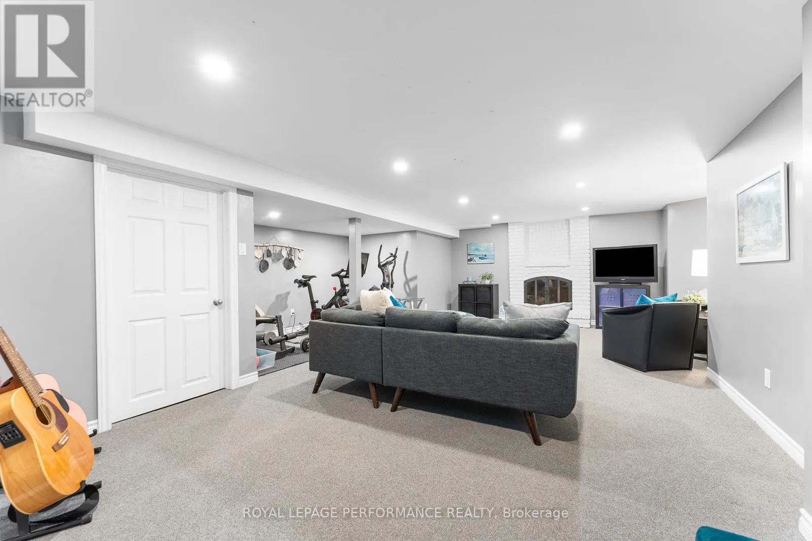 3026 SOUTHMORE DRIVE E