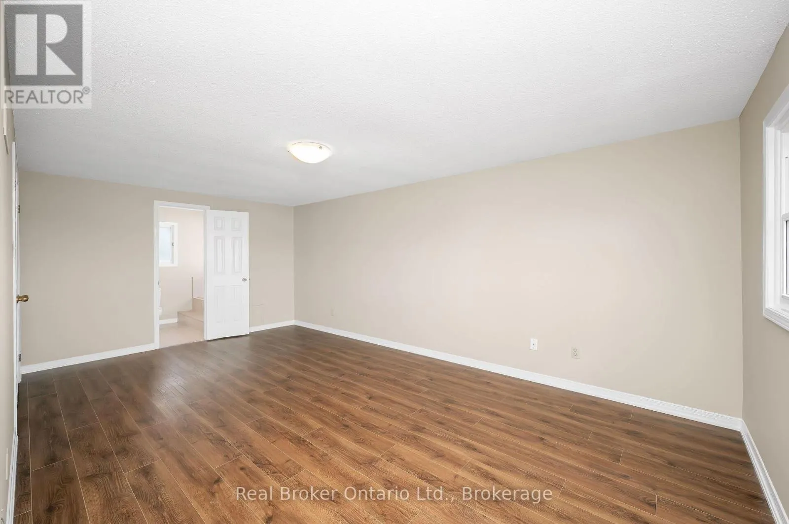 10 AVONBRIDGE COURT