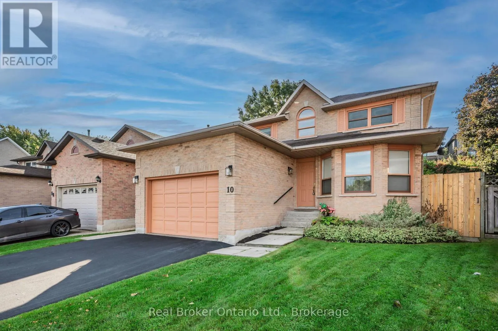 10 AVONBRIDGE COURT