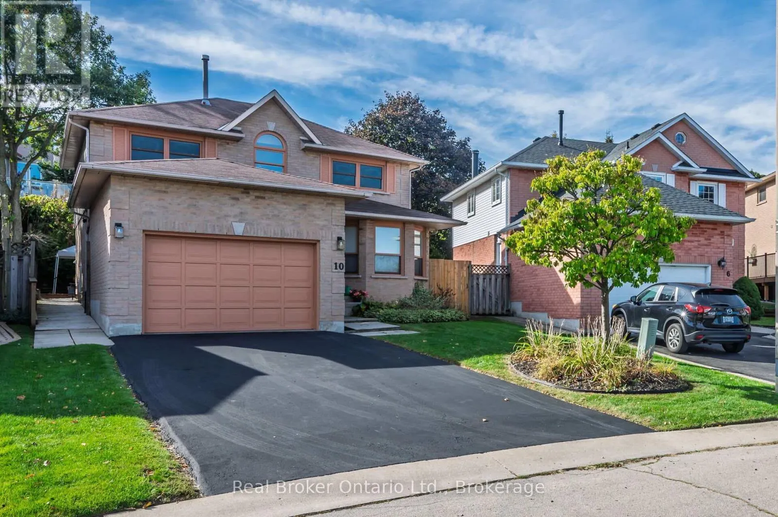 10 AVONBRIDGE COURT