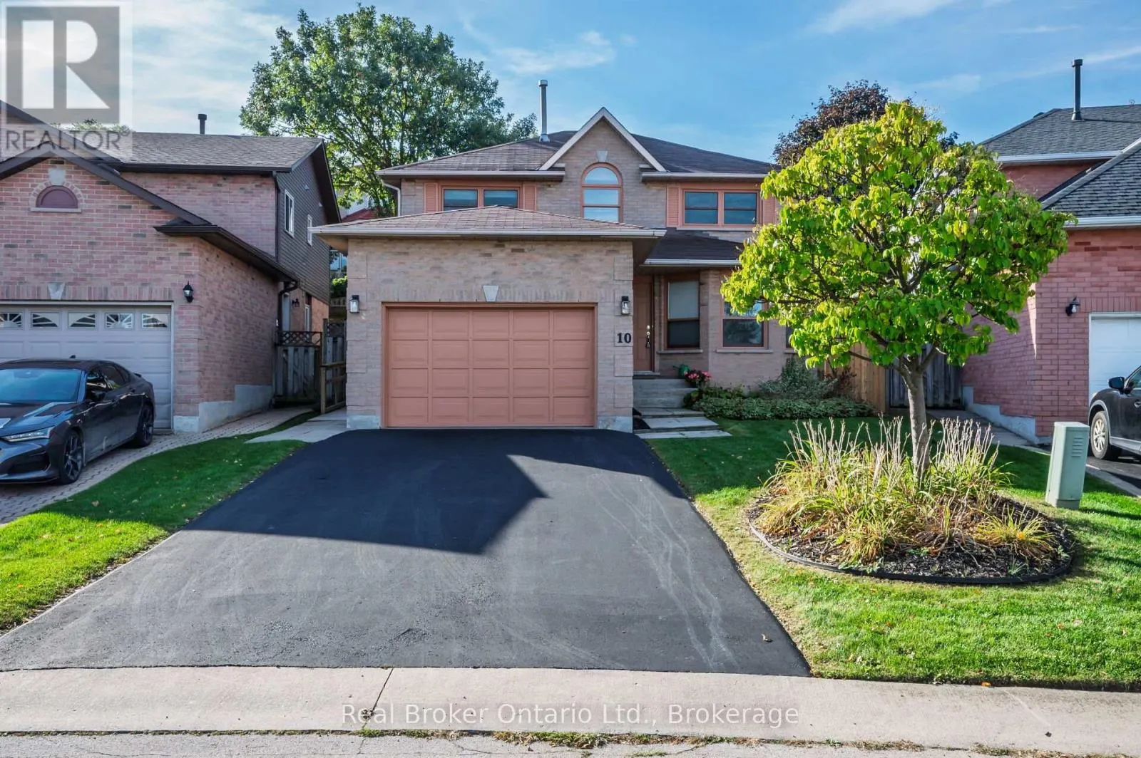 10 AVONBRIDGE COURT