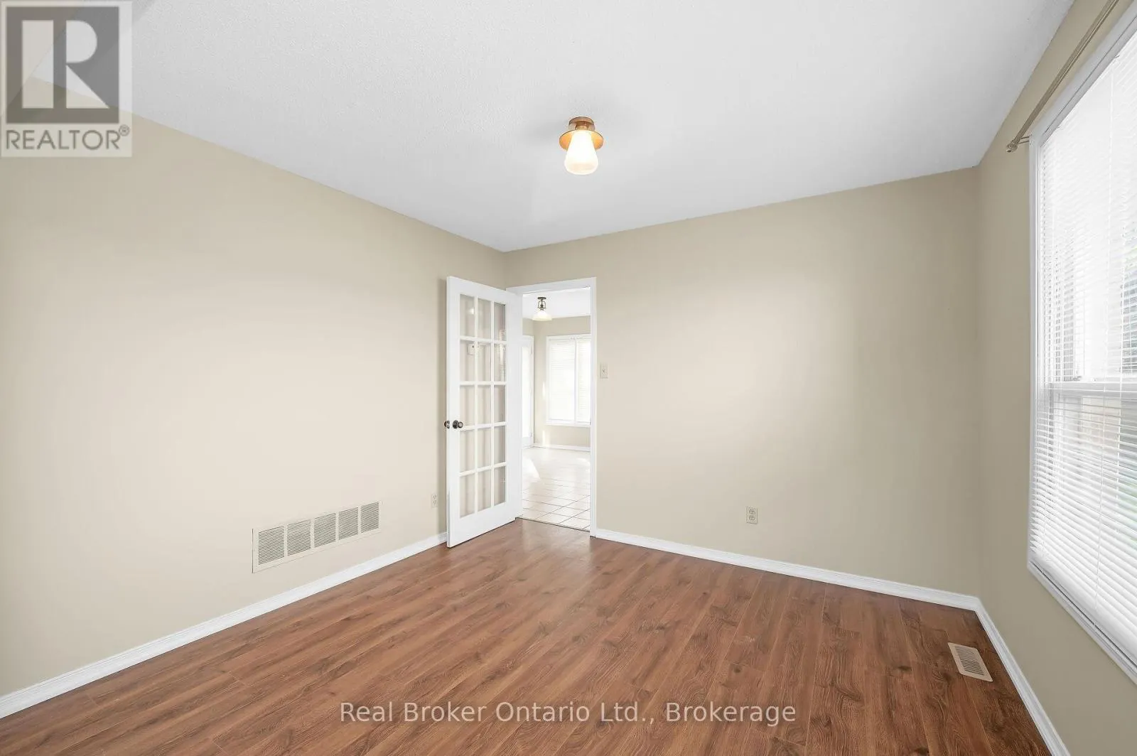 10 AVONBRIDGE COURT