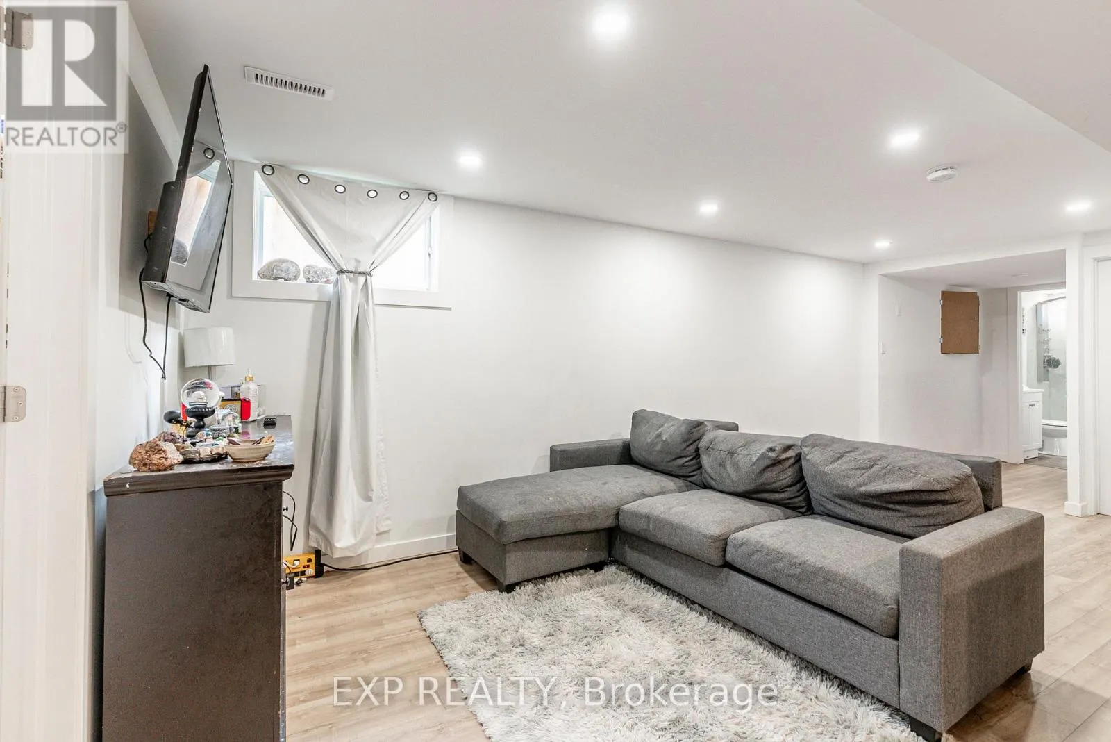 LOWER - 90 COMMERCIAL STREET, #LOWER