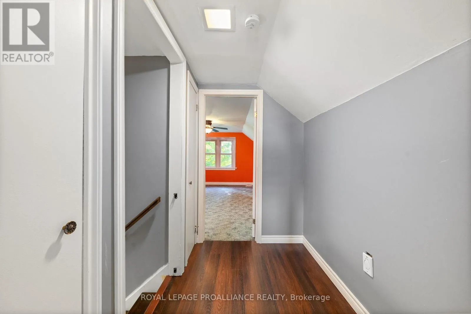 1067 AIRPORT PARKWAY