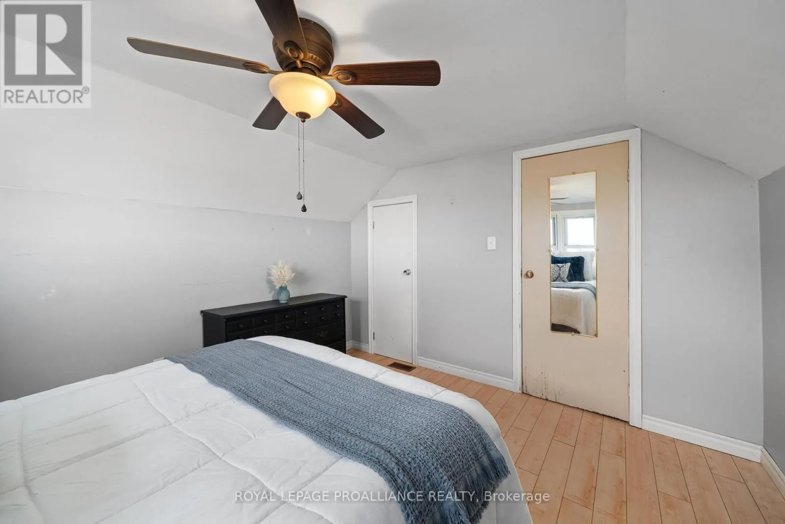 1067 AIRPORT PARKWAY