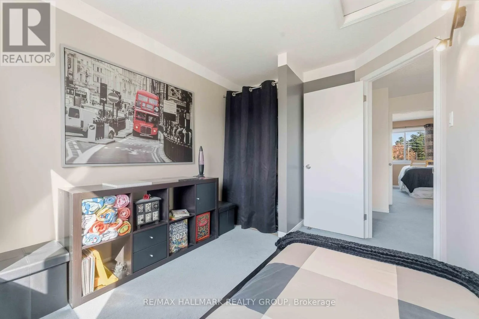 941 COOKSHIRE CRESCENT