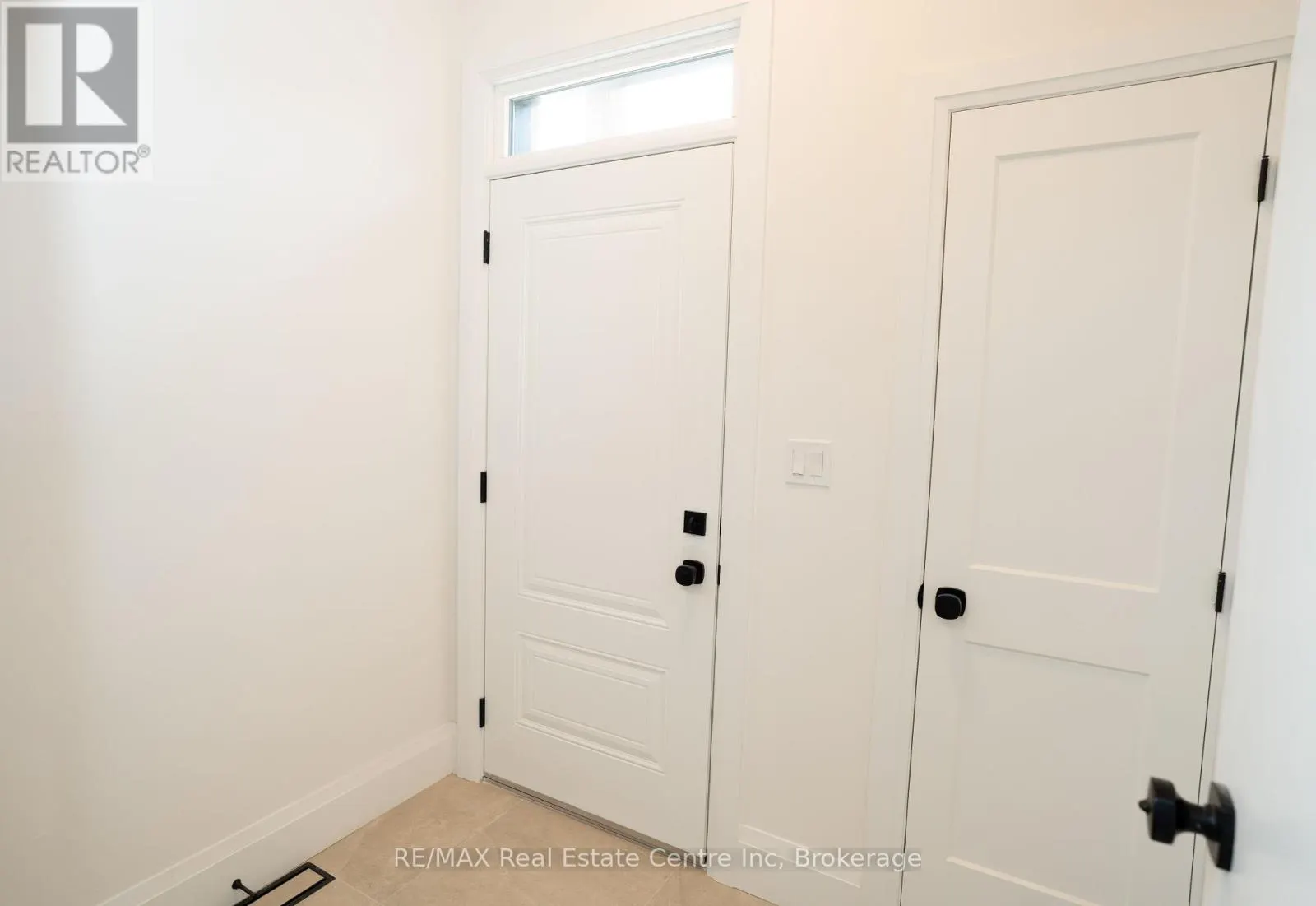 LOWER - 22 NEEVE STREET, #Lower