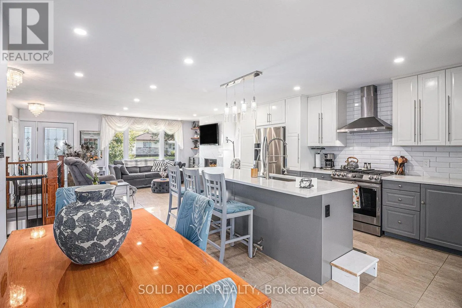 1506 FIRST STREET E