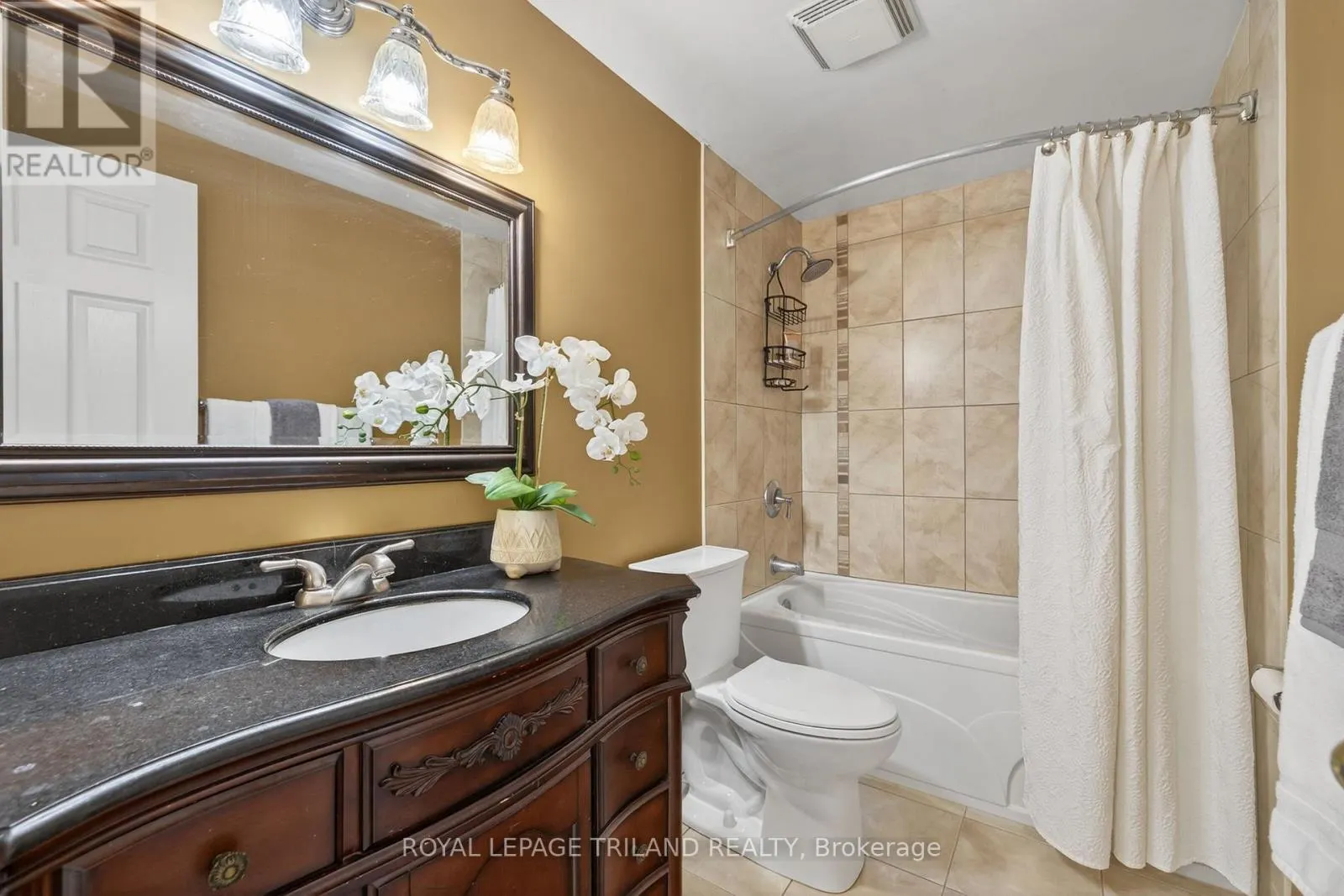 22 - 1399 COMMISSIONERS ROAD W, #22