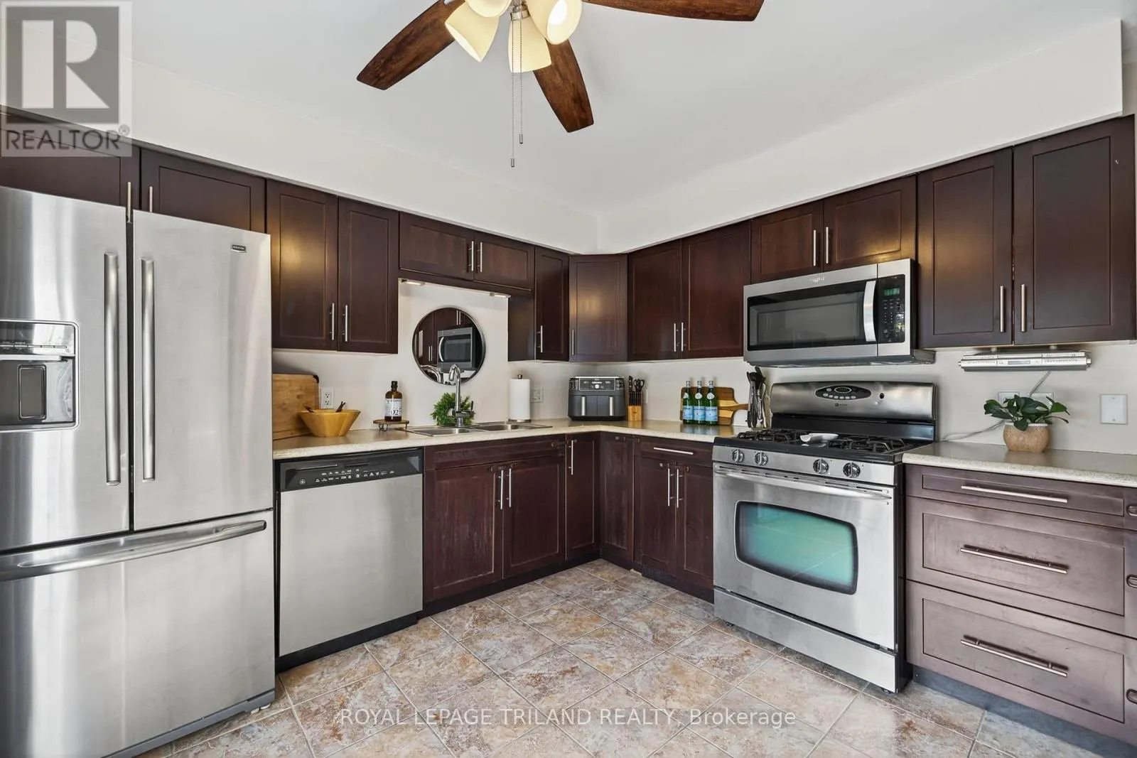 22 - 1399 COMMISSIONERS ROAD W, #22