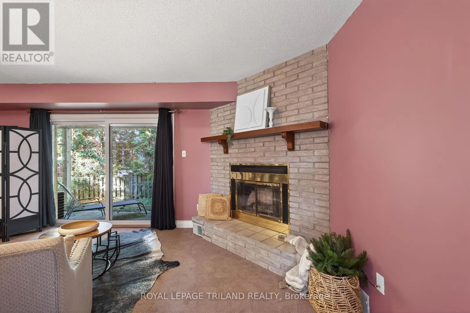 22 - 1399 COMMISSIONERS ROAD W, #22