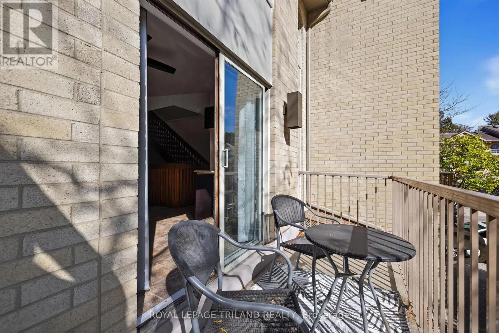 22 - 1399 COMMISSIONERS ROAD W, #22
