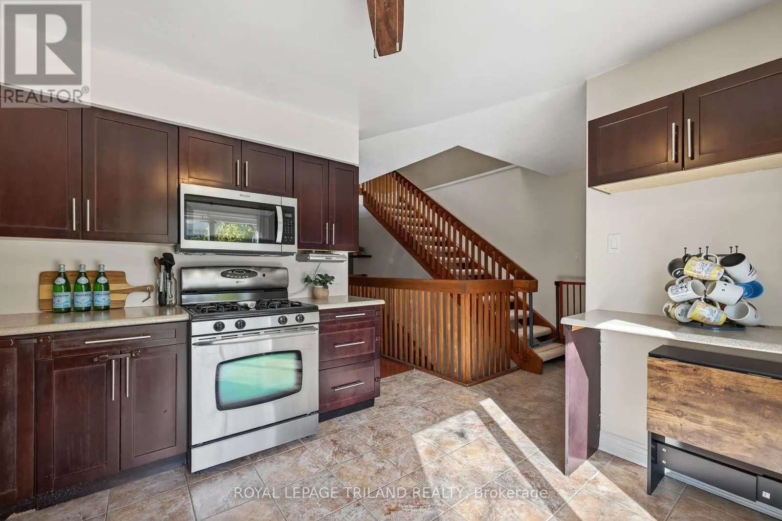 22 - 1399 COMMISSIONERS ROAD W, #22