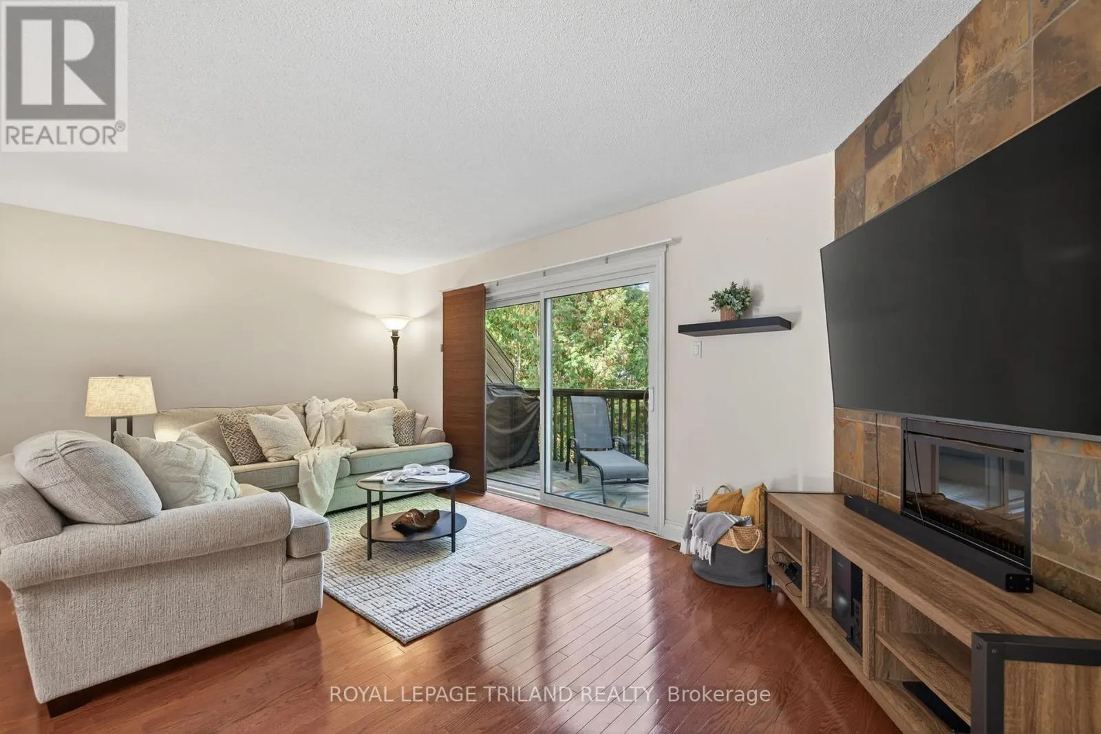 22 - 1399 COMMISSIONERS ROAD W, #22