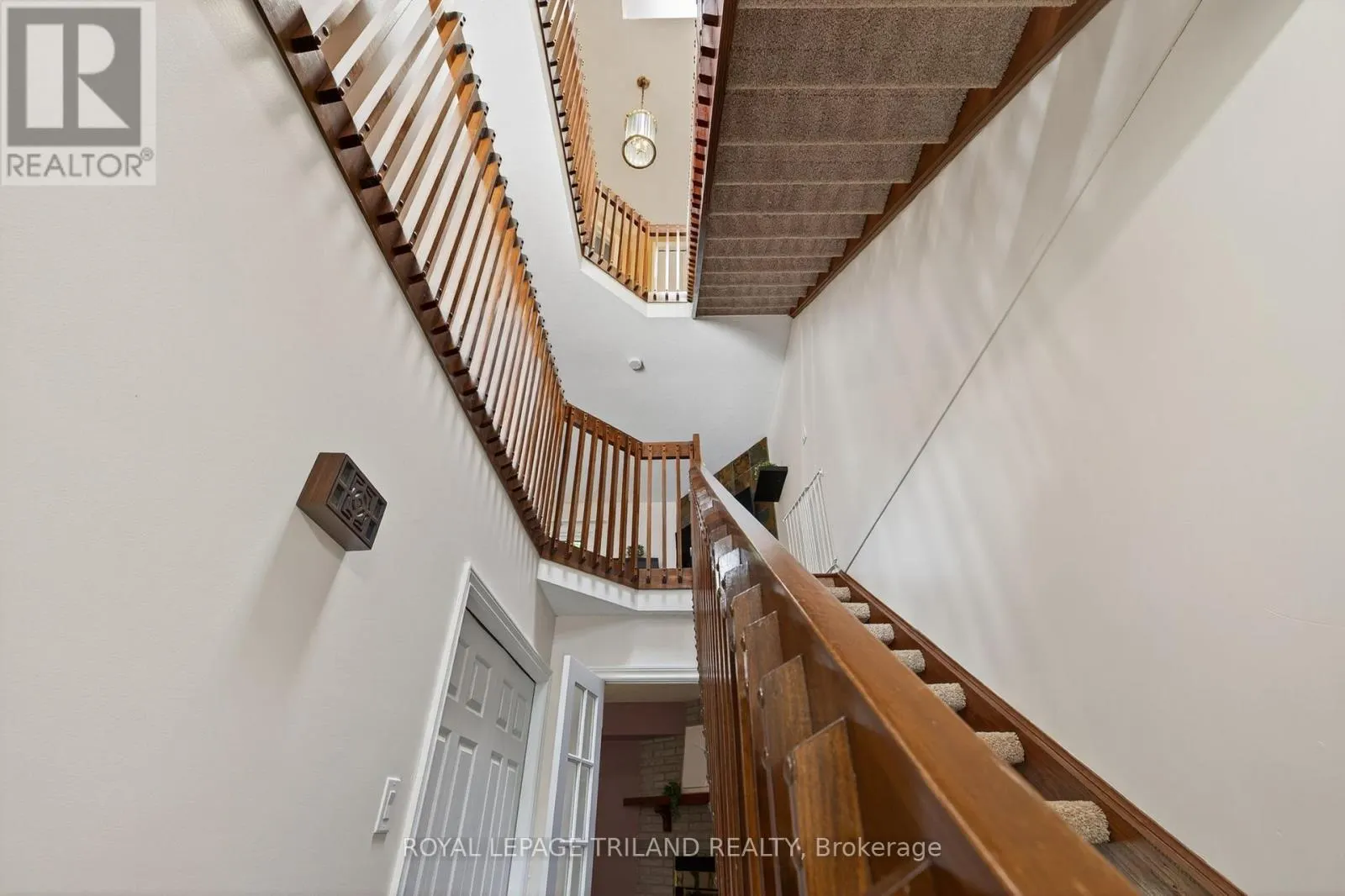 22 - 1399 COMMISSIONERS ROAD W, #22