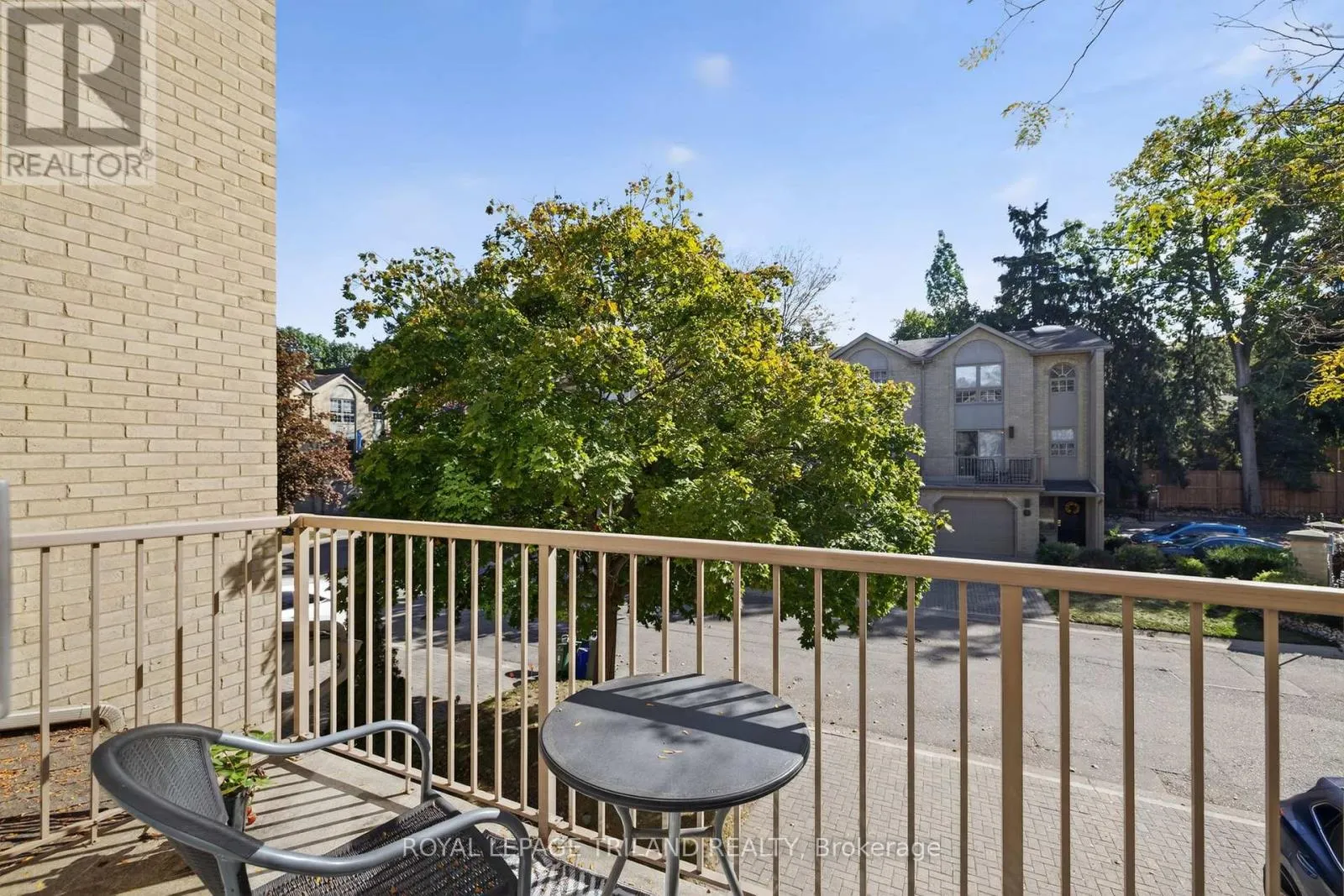 22 - 1399 COMMISSIONERS ROAD W, #22