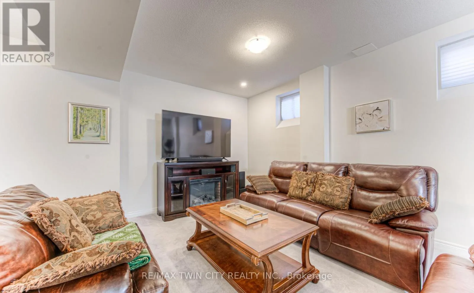 39 REISTWOOD DRIVE