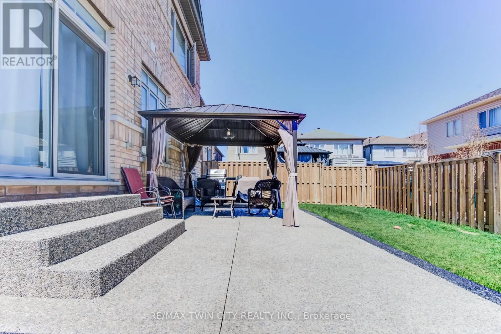 39 REISTWOOD DRIVE