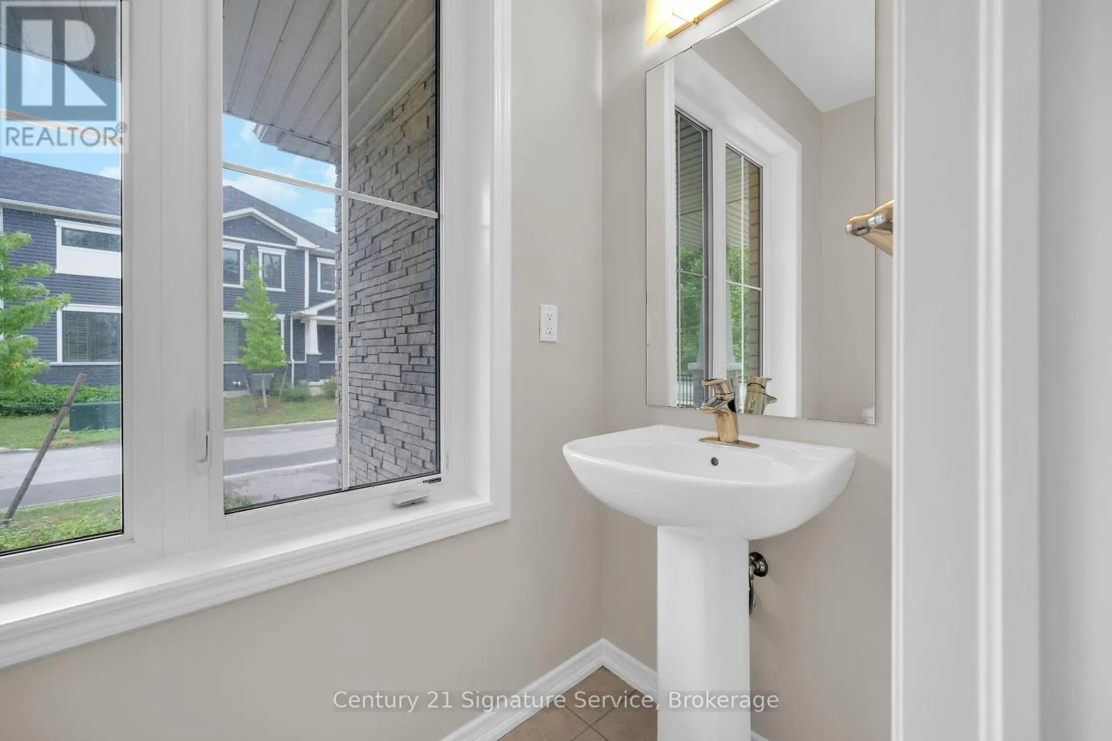 9 - 8273 TULIP TREE DRIVE