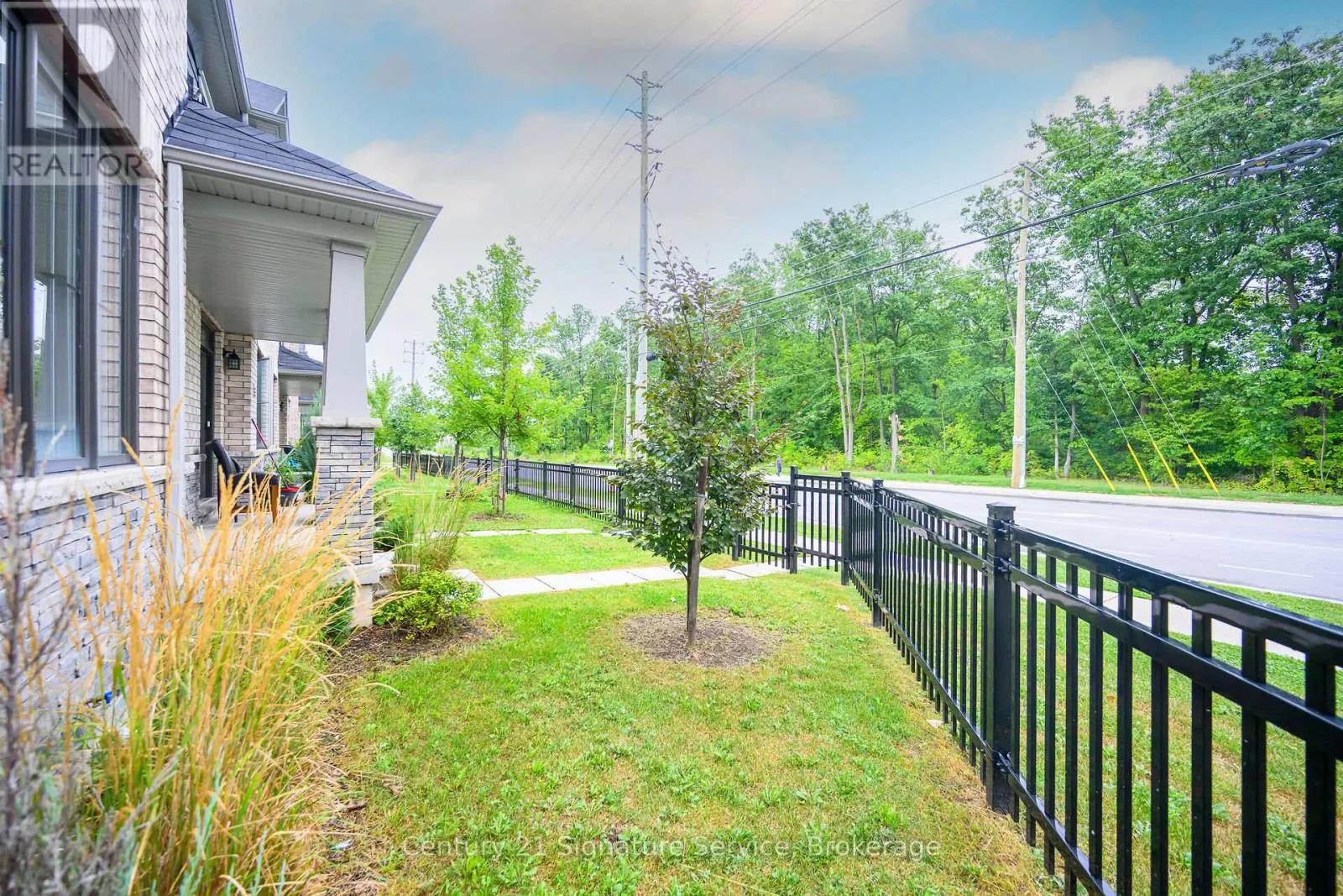9 - 8273 TULIP TREE DRIVE