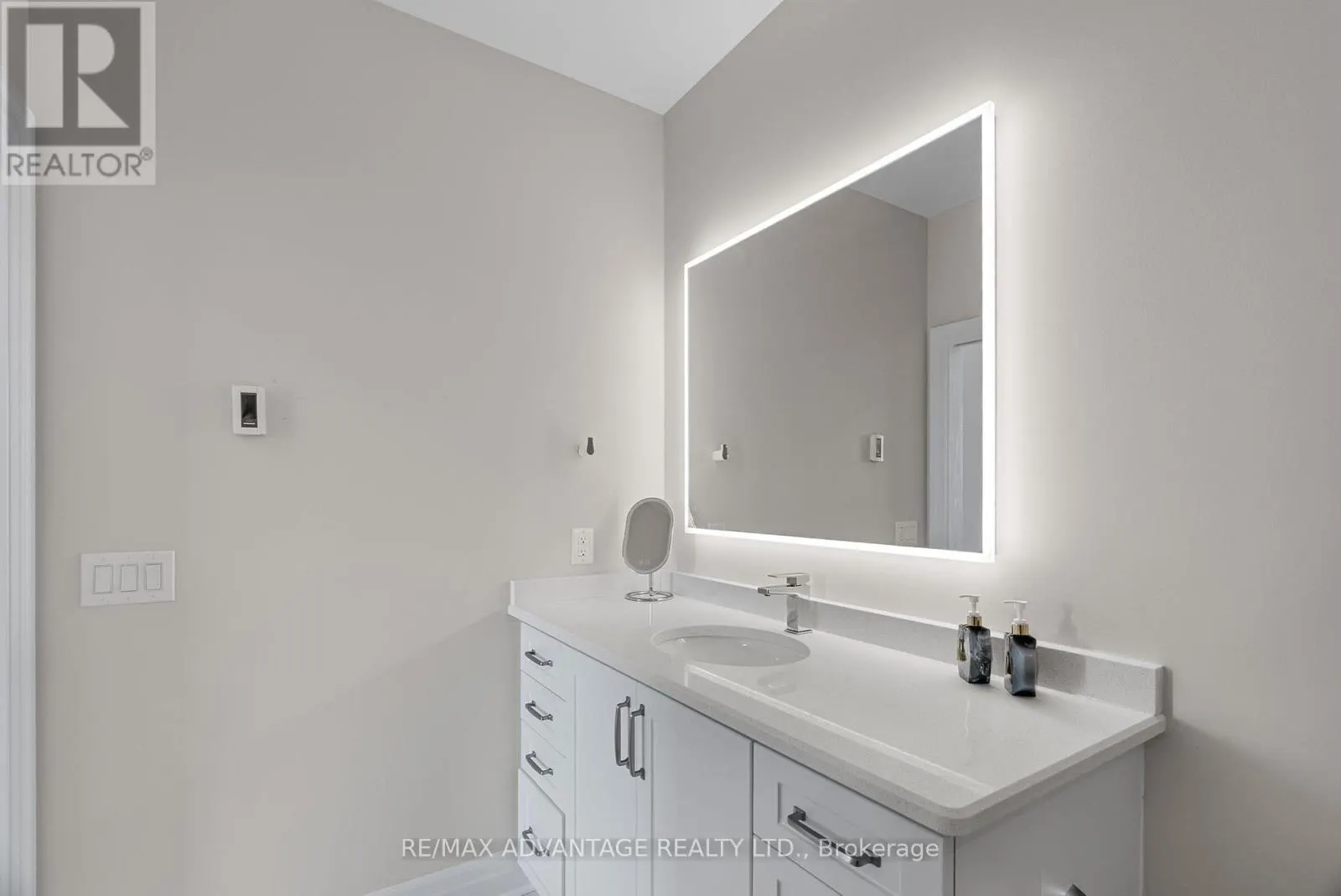 509 - 1200 COMMISSIONERS ROAD E, #509