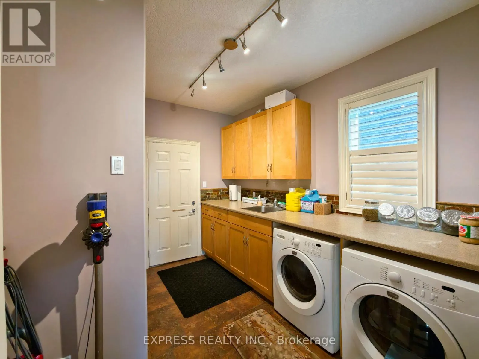 225 TERRACE WOOD CRESCENT