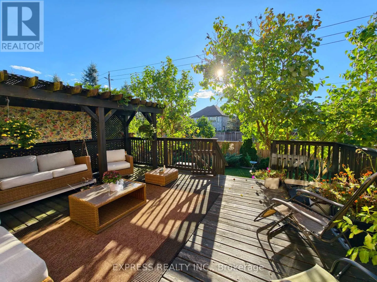 225 TERRACE WOOD CRESCENT