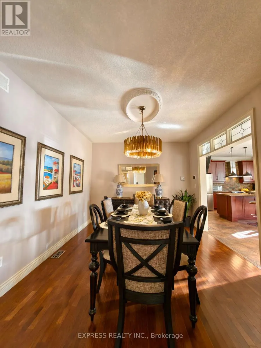 225 TERRACE WOOD CRESCENT